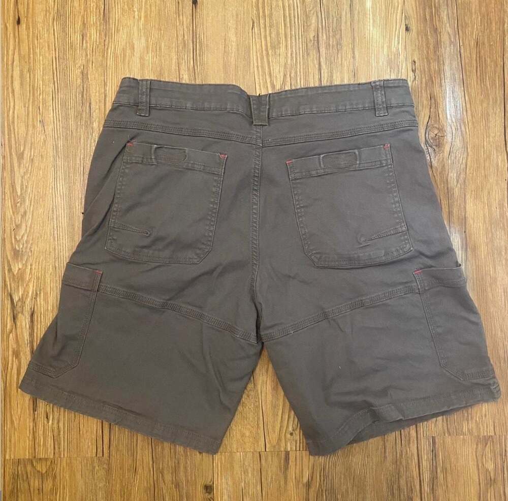 Eastern Mountain Sports Mens Grey Utility Cargo Shorts Size 36
